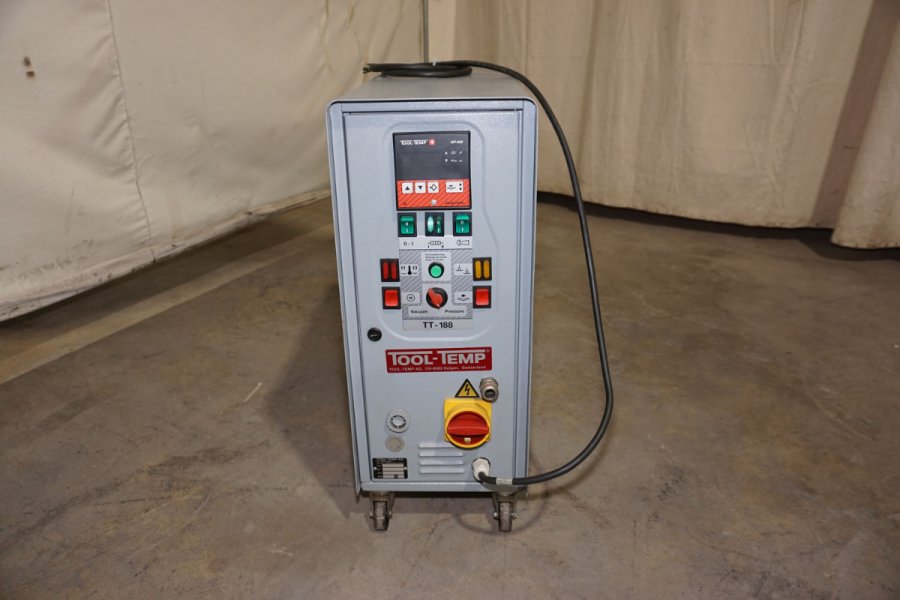 Picture of Tool-temp Single Zone Portable Hot Water Process Heater Temperature control Unit DCMP-4442