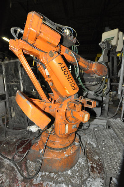 Picture of ABB IRB 6400 Six Axis Foundry Rated Industrial Robot with Extractor Package/Gripper for Extracting Die Castings For_Sale DCMP-4479