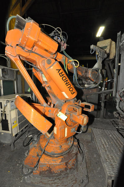Picture of ABB IRB 6400 Six Axis Foundry Rated Industrial Robot with Extractor Package/Gripper for Extracting Die Castings For_Sale DCMP-4486