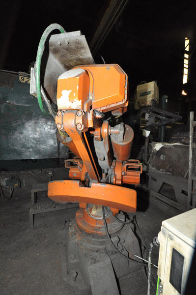 Picture of ABB Six Axis Foundry Rated Industrial Robot with Extractor Package/Gripper for Extracting Die Castings DCMP-4491