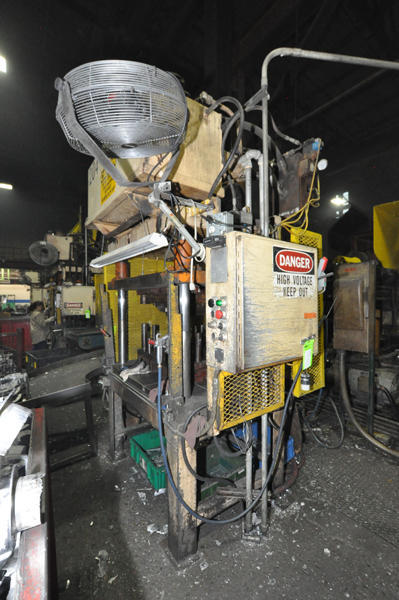 Image of Four Column (Post) Vertical Hydraulic Die Casting Trim Press For_Sale DCM-4500
