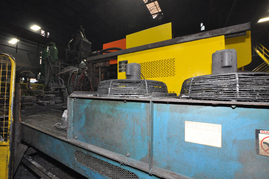 Detailed Pictures of Toshiba Cold Chamber Die Casting Machine DCMP-4502 Detailed Pictures of Toshiba Cold Chamber Die Casting Machine DCMP-4502