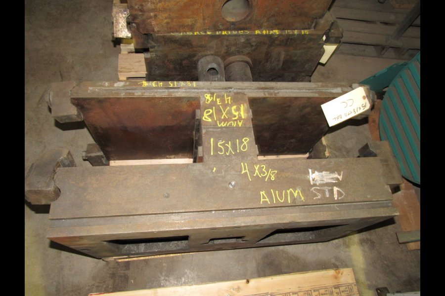 Detailed Pictures of DME Standard Duty, Double Unit, Cold Chamber Aluminum master unit die holder DCMP-4633