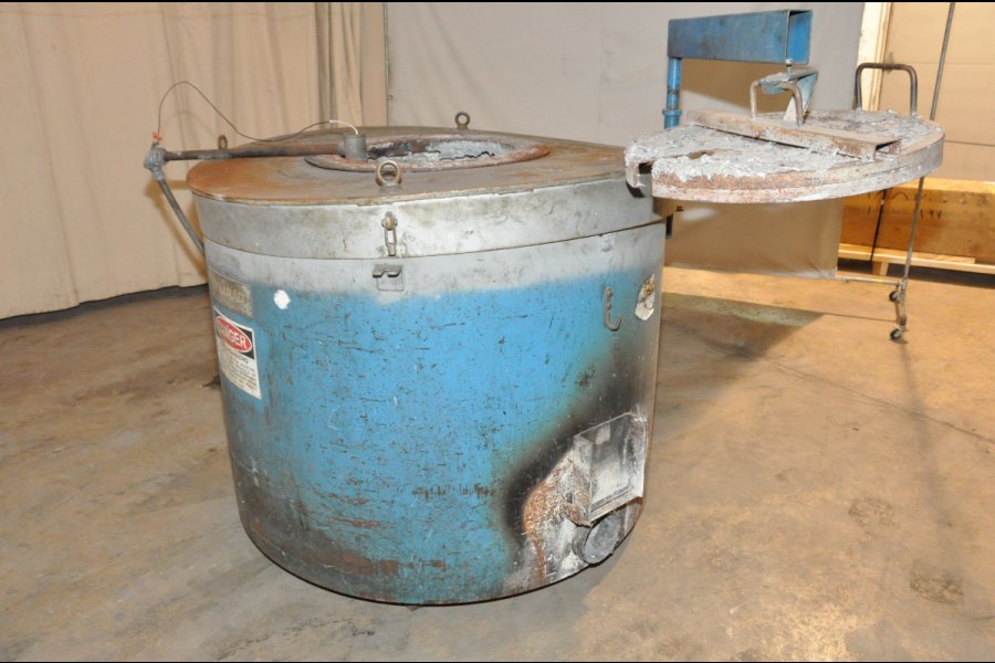Picture of Dynarad Electric Heated Silicon Carbide Crucible Type Aluminum Melting & Holding Furnace DCMP-4648