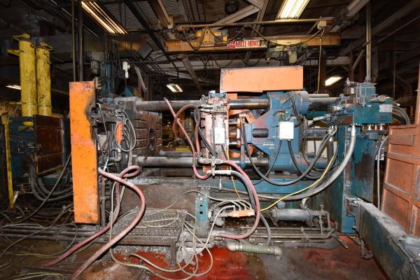 Picture of Model Ube UA 720 DCMP-4660 Picture of Ube Horizontal Cold Chamber Aluminum High Pressure Die Casting Machine DCMP-4660