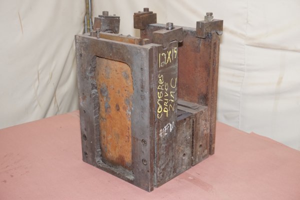 Picture of DME Model DCS-1215-Z Standard Duty, Single Unit, Hot Chamber Zinc master unit die holder For_Sale DCM-4714