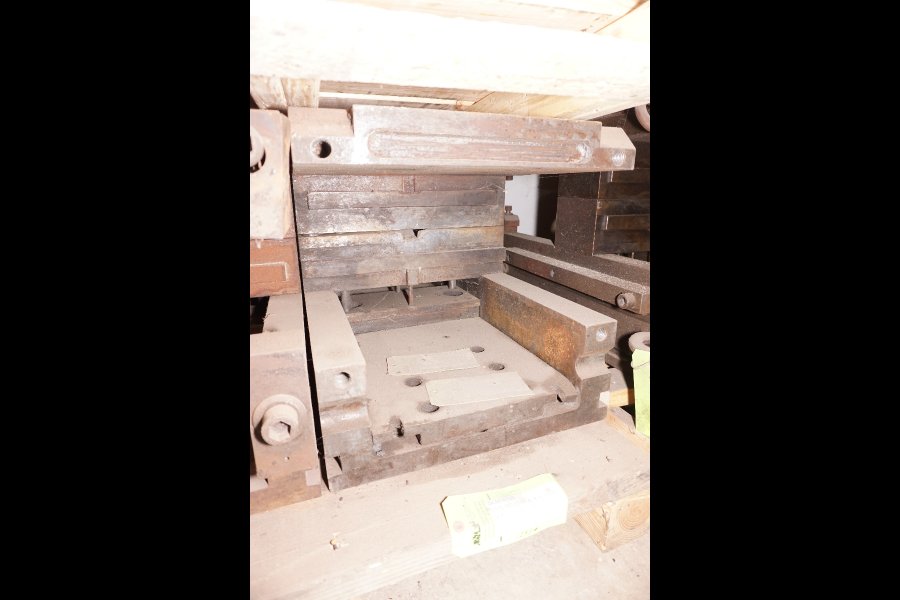 Picture of DME DC-1518-A Standard Duty, Double Unit, Cold Chamber Aluminum master unit die holder For_Sale DCMP-4719