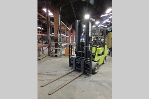 Detailed Pictures of Clark Forklift DCMP-4730