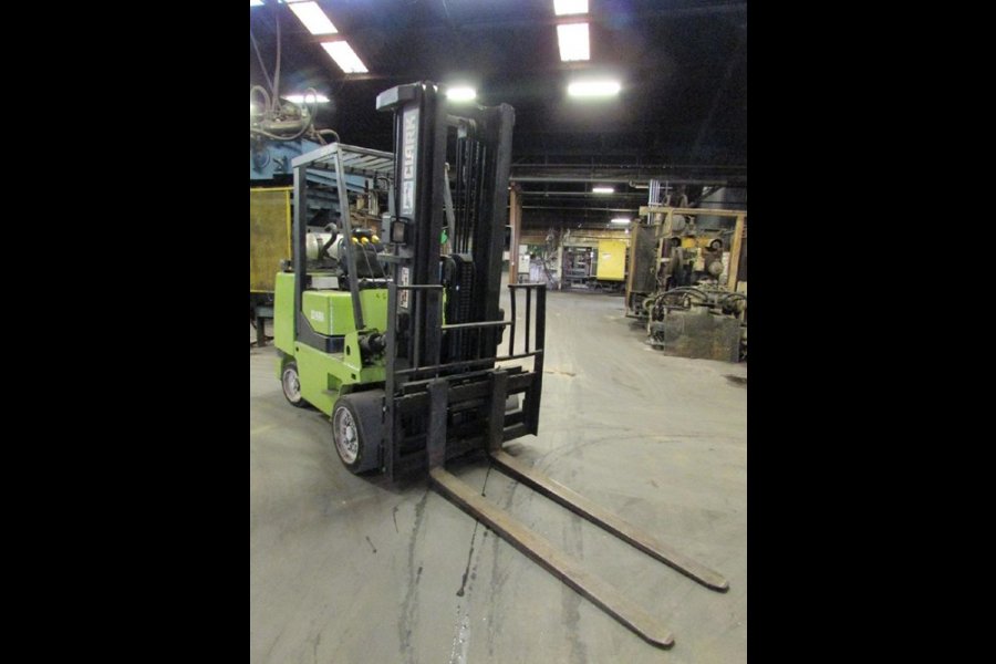 Detailed Pictures of Clark Forklift DCMP-4730 Detailed Pictures of Clark Forklift DCMP-4730