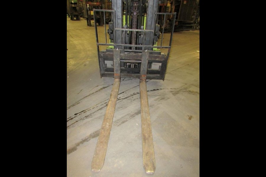 Detailed Pictures of Clark Forklift DCMP-4730 Detailed Pictures of Clark Forklift DCMP-4730