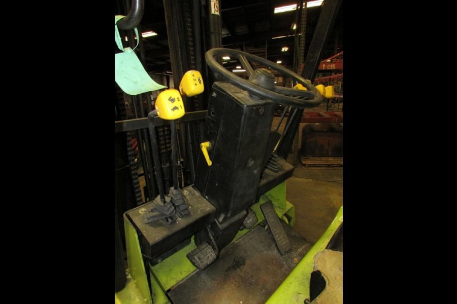 Detailed Pictures of Clark Forklift DCMP-4730 Detailed Pictures of Clark Forklift DCMP-4730