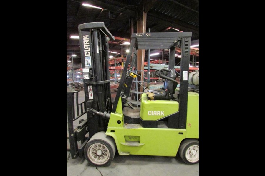 Detailed Pictures of Clark Forklift DCMP-4730 Detailed Pictures of Clark Forklift DCMP-4730