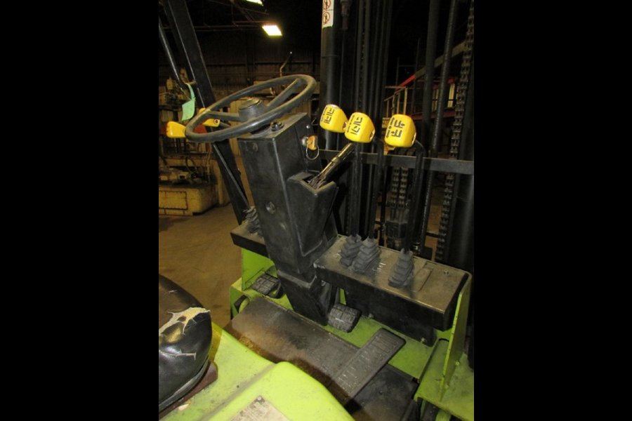 Detailed Pictures of Clark Forklift DCMP-4730 Detailed Pictures of Clark Forklift DCMP-4730