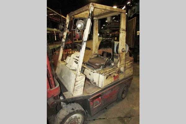Detailed Pictures of Nissan Forklift DCMP-4732