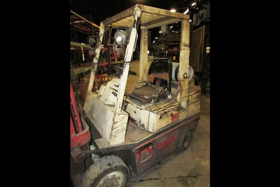 Detailed Pictures of Nissan Forklift DCMP-4732 Detailed Pictures of Nissan Forklift DCMP-4732
