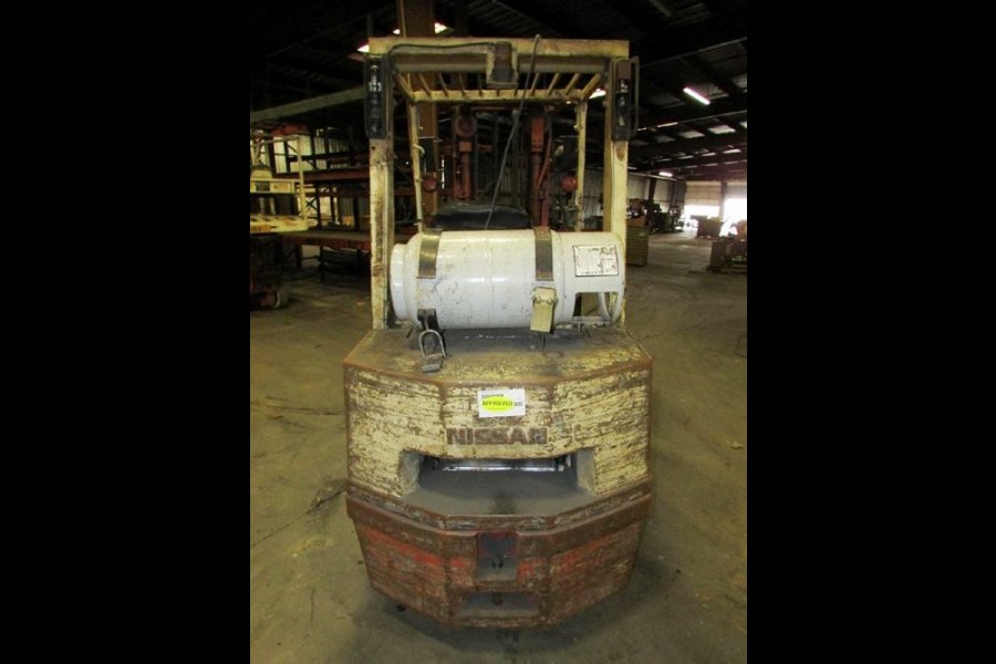 Detailed Pictures of Nissan Forklift DCMP-4732 Detailed Pictures of Nissan Forklift DCMP-4732