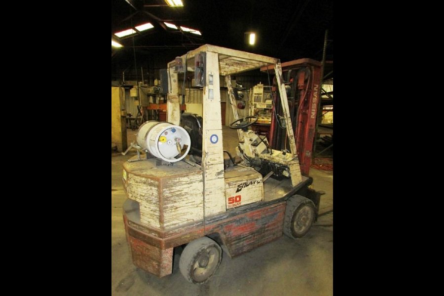 Detailed Pictures of Nissan Forklift DCMP-4732 Detailed Pictures of Nissan Forklift DCMP-4732