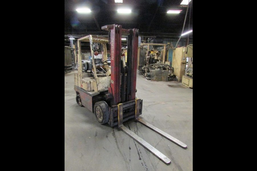 Detailed Pictures of Nissan Forklift DCMP-4732 Detailed Pictures of Nissan Forklift DCMP-4732