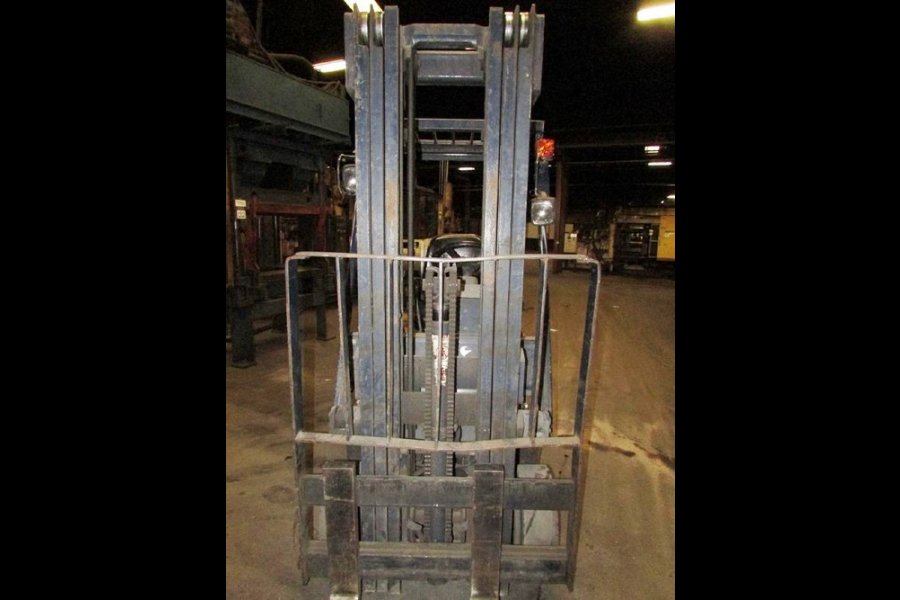 Detailed Pictures of Komatsu Forklift DCMP-4733 Detailed Pictures of Komatsu Forklift DCMP-4733