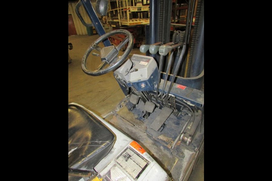 Detailed Pictures of Komatsu Forklift DCMP-4733 Detailed Pictures of Komatsu Forklift DCMP-4733