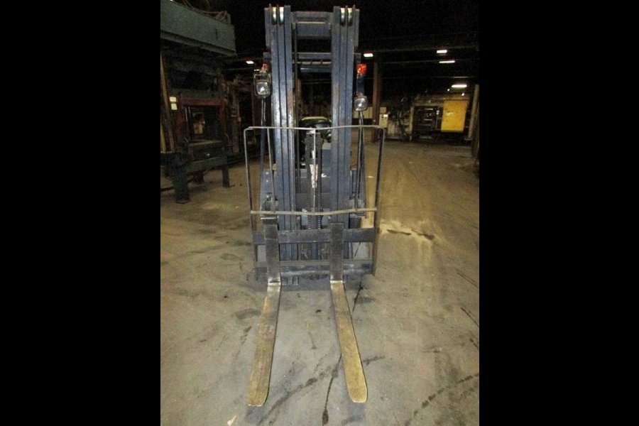 Detailed Pictures of Komatsu Forklift DCMP-4733 Detailed Pictures of Komatsu Forklift DCMP-4733