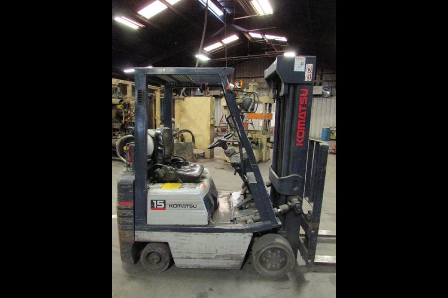 Detailed Pictures of Komatsu Forklift DCMP-4733 Detailed Pictures of Komatsu Forklift DCMP-4733