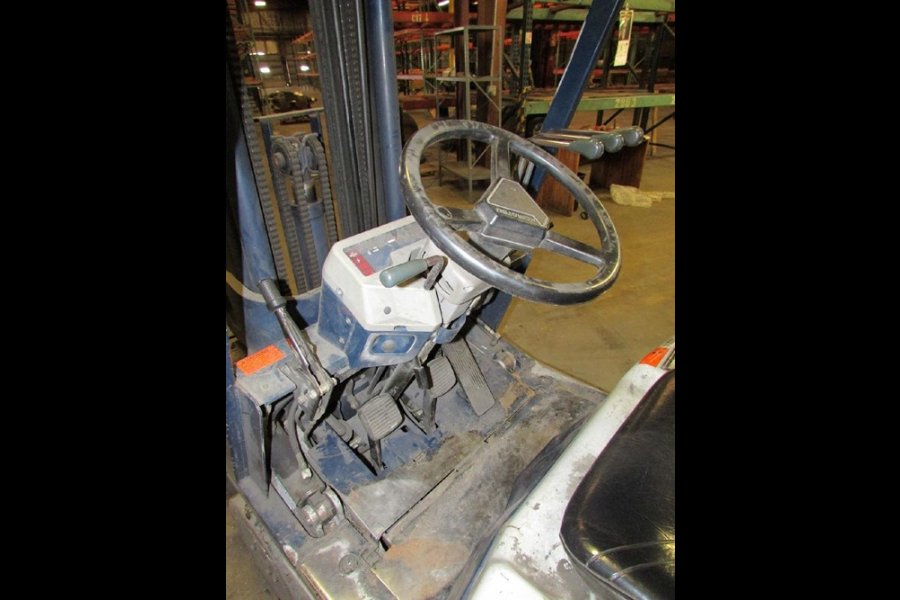 Detailed Pictures of Komatsu Forklift DCMP-4733 Detailed Pictures of Komatsu Forklift DCMP-4733