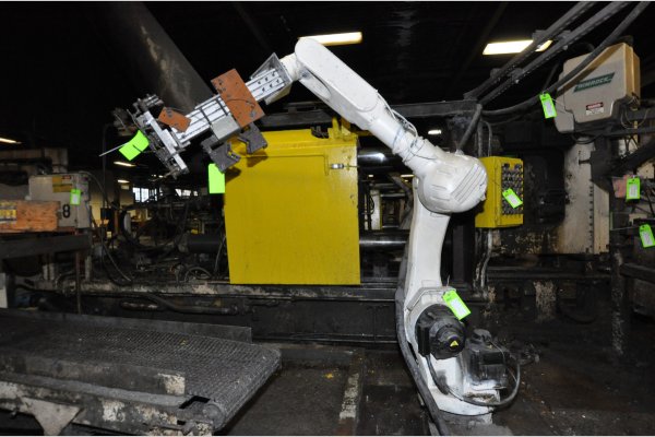 Picture of Kawasaki RS-080N Six Axis Foundry Rated Industrial Robot For_Sale DCMP-4794