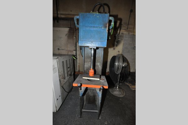 Image of C-Frame (Gap Frame) Vertical Hydraulic Die Cast Trimming Press For_Sale DCM-4859