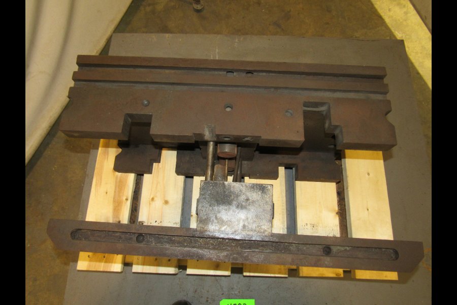 Detailed Pictures of DME Standard Duty, Double Unit, Cold Chamber Aluminum master unit die holder DCMP-4883