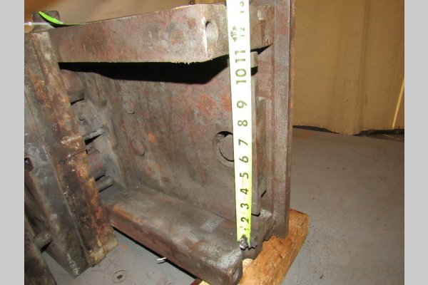 Detailed Pictures of DME Standard Duty, Double Unit, Cold Chamber Aluminum master unit die holder DCMP-4885