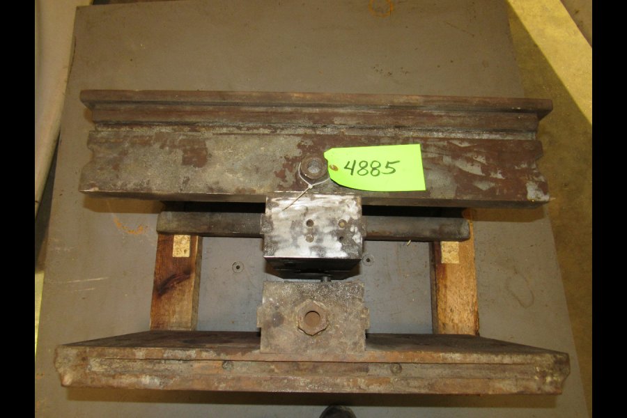 Detailed Pictures of DME Standard Duty, Double Unit, Cold Chamber Aluminum master unit die holder DCMP-4885