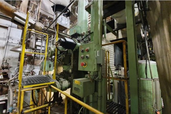 Detailed Pictures of Ube Cold Chamber Die Casting Machine DCMP-4904 Detailed Pictures of Ube Cold Chamber Die Casting Machine DCMP-4904