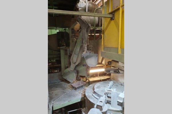Detailed Pictures of Ube Cold Chamber Die Casting Machine DCMP-4904 Detailed Pictures of Ube Cold Chamber Die Casting Machine DCMP-4904