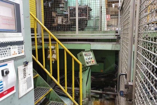 Detailed Pictures of Ube Cold Chamber Die Casting Machine DCMP-4904 Detailed Pictures of Ube Cold Chamber Die Casting Machine DCMP-4904