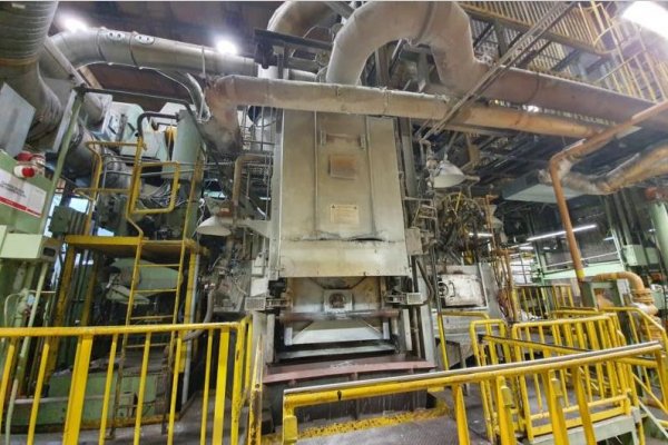 Detailed Pictures of Ube Cold Chamber Die Casting Machine DCMP-4904 Detailed Pictures of Ube Cold Chamber Die Casting Machine DCMP-4904