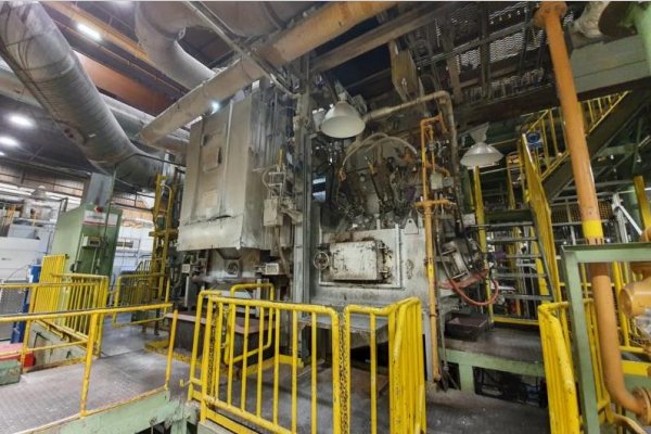 Detailed Pictures of Ube Cold Chamber Die Casting Machine DCMP-4904 Detailed Pictures of Ube Cold Chamber Die Casting Machine DCMP-4904