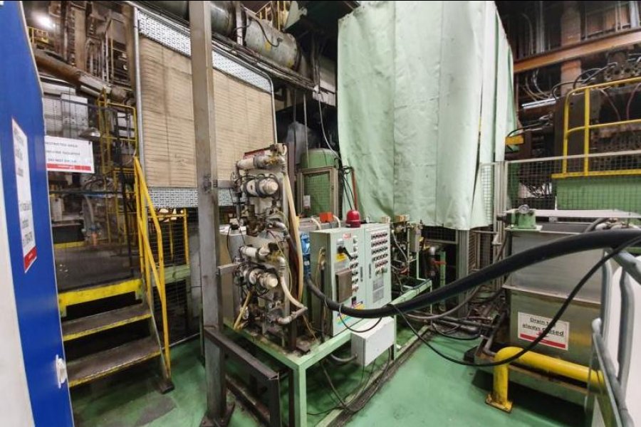 Detailed Pictures of Ube Cold Chamber Die Casting Machine DCMP-4904 Detailed Pictures of Ube Cold Chamber Die Casting Machine DCMP-4904