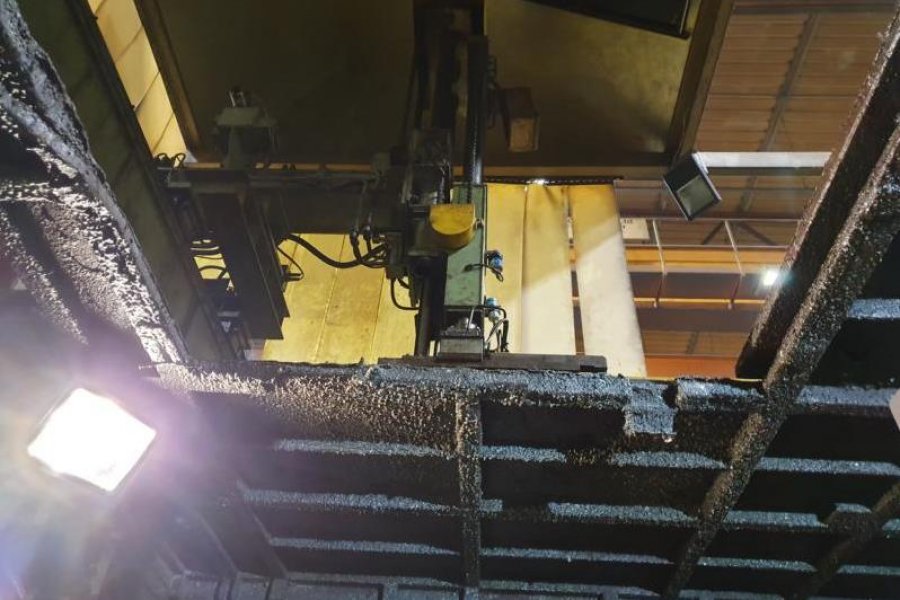 Detailed Pictures of Ube Cold Chamber Die Casting Machine DCMP-4904 Detailed Pictures of Ube Cold Chamber Die Casting Machine DCMP-4904