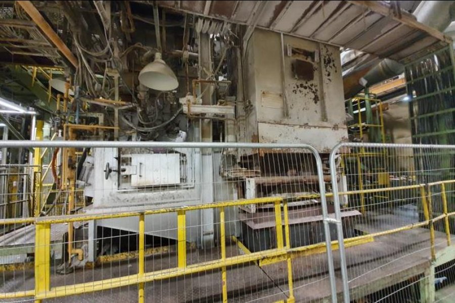 Detailed Pictures of Ube Cold Chamber Die Casting Machine DCMP-4904 Detailed Pictures of Ube Cold Chamber Die Casting Machine DCMP-4904