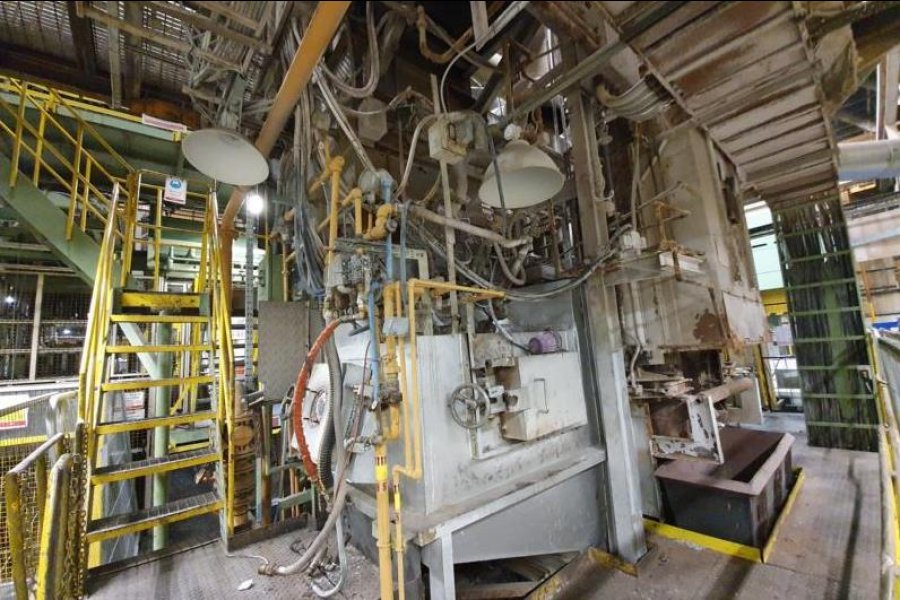 Detailed Pictures of Ube Cold Chamber Die Casting Machine DCMP-4904 Detailed Pictures of Ube Cold Chamber Die Casting Machine DCMP-4904