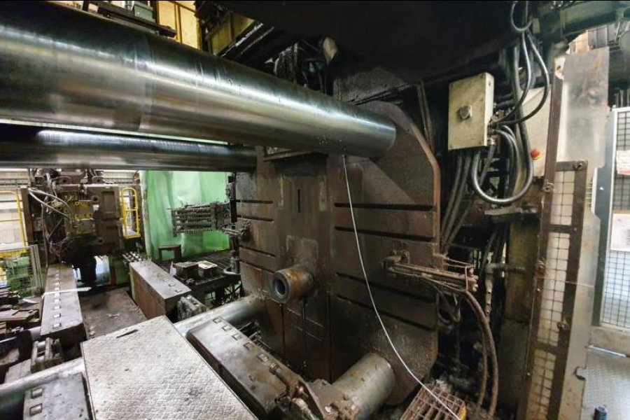 Detailed Pictures of Ube Cold Chamber Die Casting Machine DCMP-4904 Detailed Pictures of Ube Cold Chamber Die Casting Machine DCMP-4904