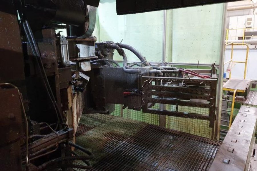Detailed Pictures of Ube Cold Chamber Die Casting Machine DCMP-4904 Detailed Pictures of Ube Cold Chamber Die Casting Machine DCMP-4904