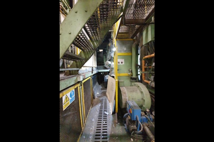 Detailed Pictures of Ube Cold Chamber Die Casting Machine DCMP-4904 Detailed Pictures of Ube Cold Chamber Die Casting Machine DCMP-4904