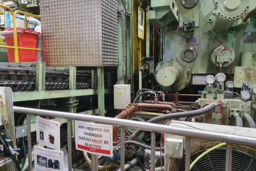 Detailed Pictures of Ube Cold Chamber Die Casting Machine DCMP-4904 Detailed Pictures of Ube Cold Chamber Die Casting Machine DCMP-4904