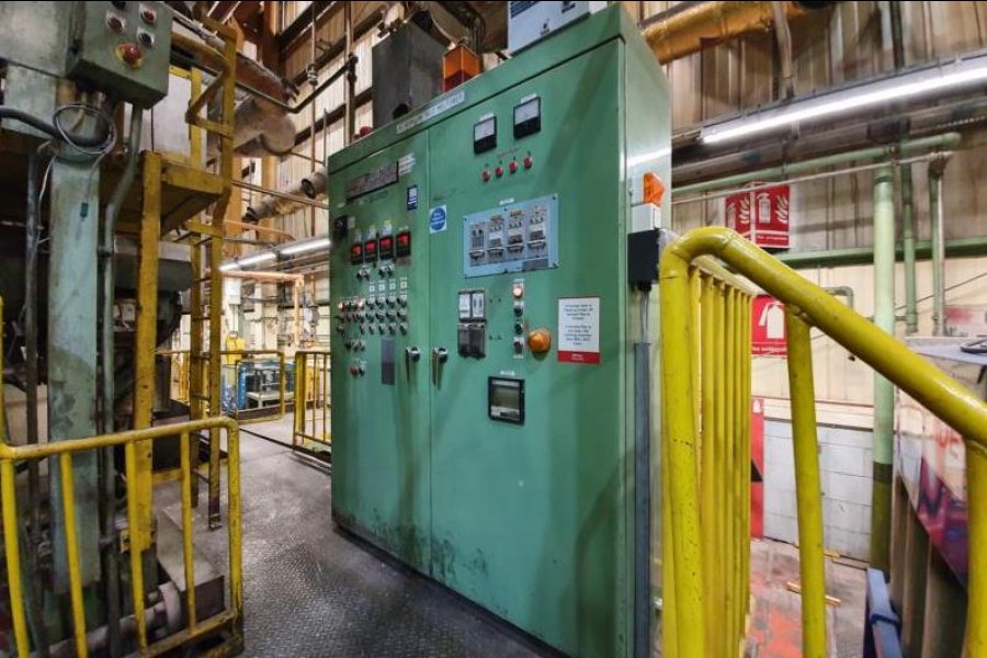 Detailed Pictures of Ube Cold Chamber Die Casting Machine DCMP-4904 Detailed Pictures of Ube Cold Chamber Die Casting Machine DCMP-4904