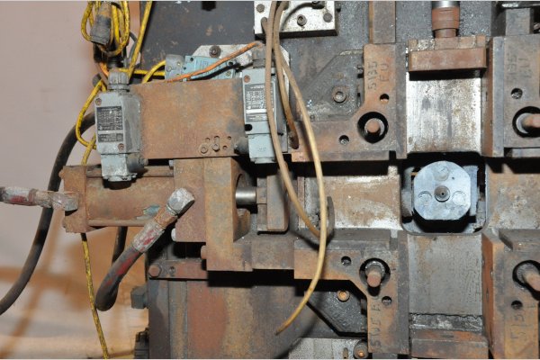 Detailed Pictures of Techmire Multi-slide Hot Chamber Miniature Die Cast Machine DCMP-4972