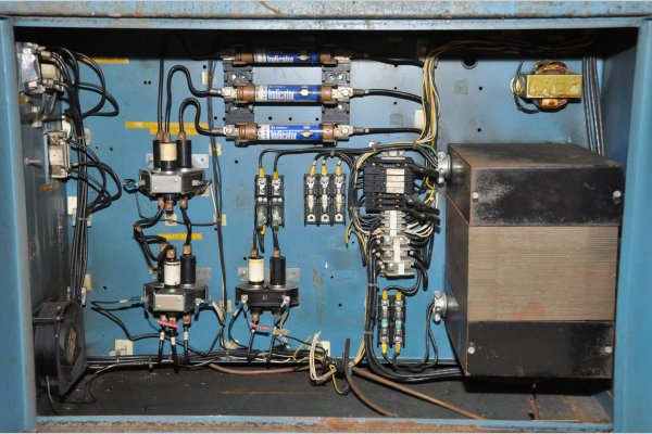 Detailed Pictures of Techmire Multi-slide Hot Chamber Miniature Die Cast Machine DCMP-4972