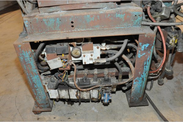 Detailed Pictures of Techmire Multi-slide Hot Chamber Miniature Die Cast Machine DCMP-4972