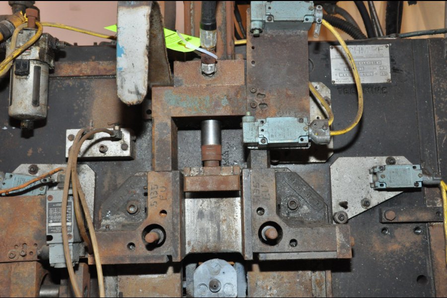 Detailed Pictures of Techmire Multi-slide Hot Chamber Miniature Die Cast Machine DCMP-4972